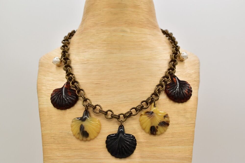 Maria Filo Vintage Charm Necklace Tortoise Lucite Shell Brass Tone Signed Bin7A